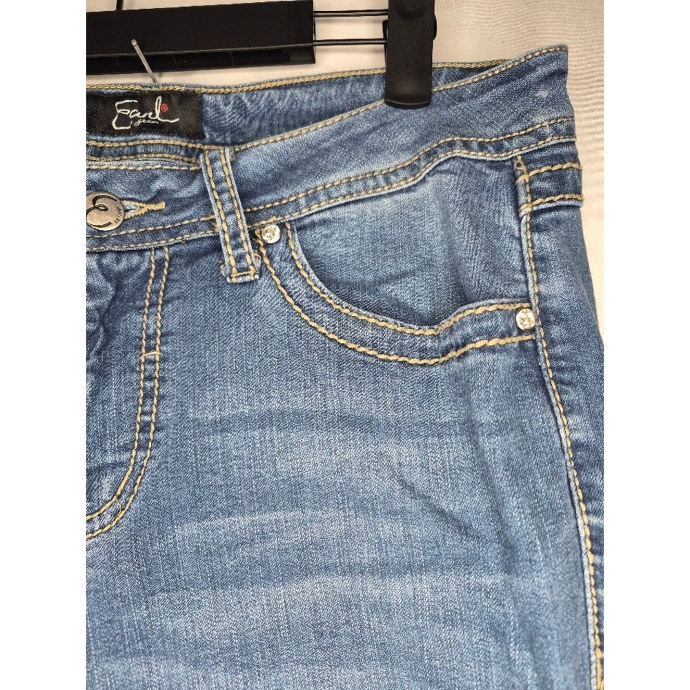 Cropped Classic Blue Women's Jeans - Picture 3 of 5